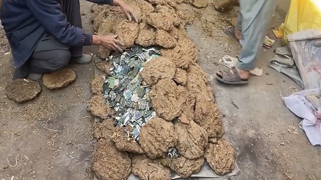 废物利用旧手机巧妙提炼黄金的简便独特方式