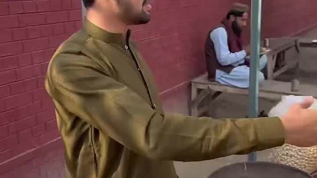 超乐！老外恶搞懵到对方笑出眼泪