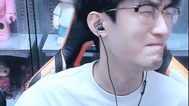 黄金服包装备？！包天赏都没受过这委屈！