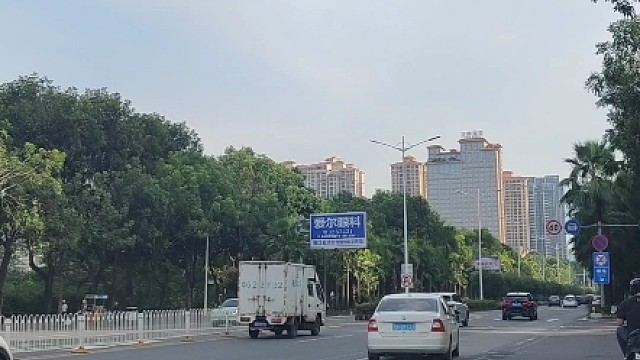 如果车辆停放中被剐蹭，应该如何处理#车知识分享计划#每天一个用车小知识