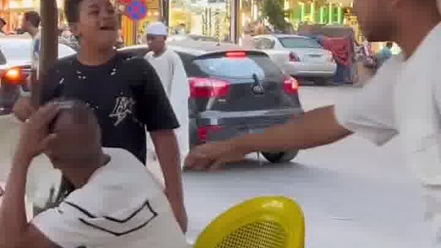 老外恶搞笑翻了