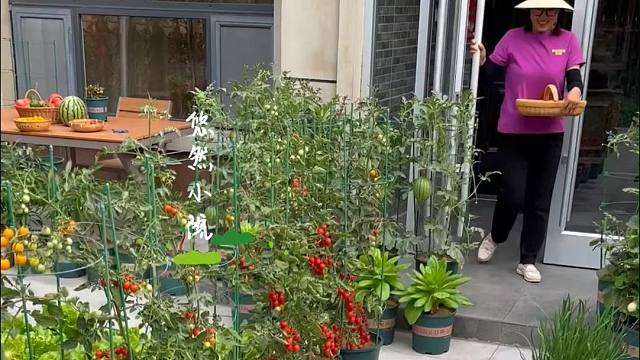 人生难得几日闲，心宽无处不桃源