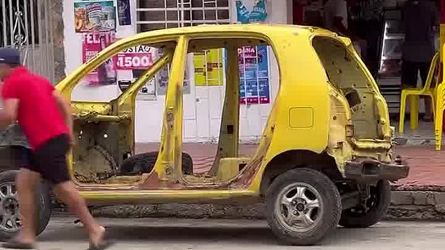 逗趣！老外搞笑笑到蹦跳