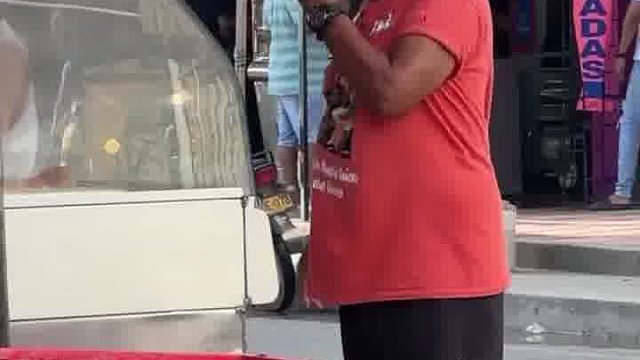 有趣！老外搞笑懵到忘记烦恼