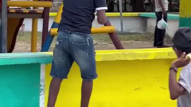 酷！老外恶搞笑到笑到扭曲