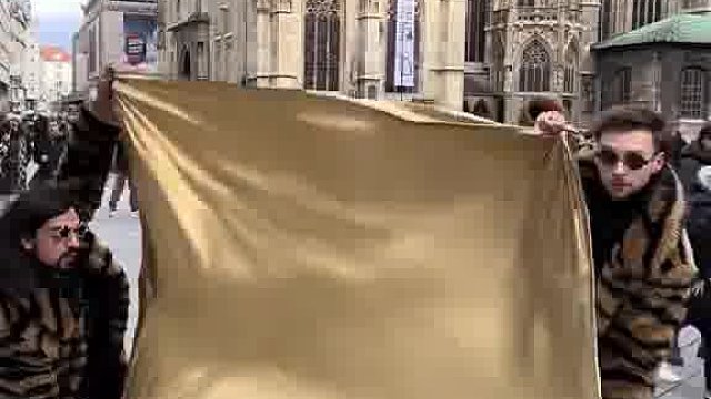 老外趣味整蛊，笑到笑到缺氧