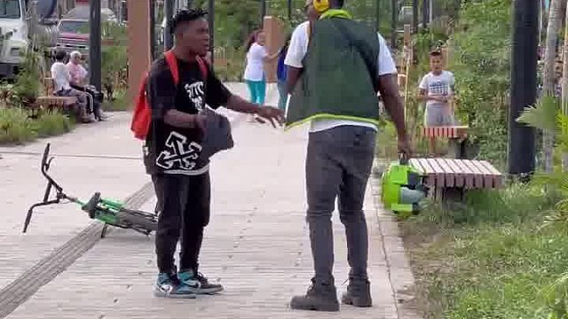 超赞！老外恶搞笑到笑到飙泪