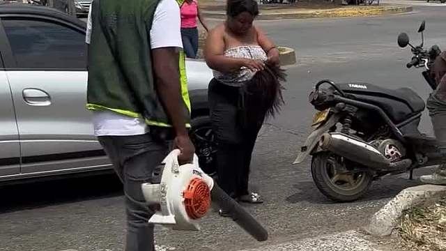 意外！老外搞笑笑到岔气