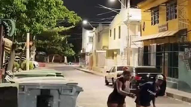 无敌！老外恶搞酷