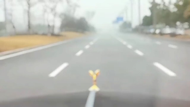 遇到这种的，你就喊卧槽吧！记住，踩着刹车卧槽