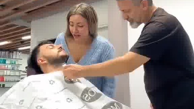 笑到身体在颤抖