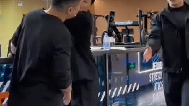 姑呀！笑到语言表达能力极弱像结巴患者