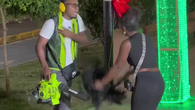 酷！老外恶搞懵到表情扭曲