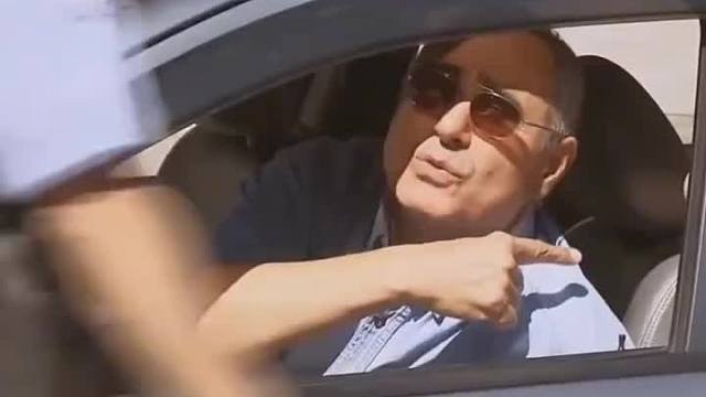 老外笑到喉咙哑