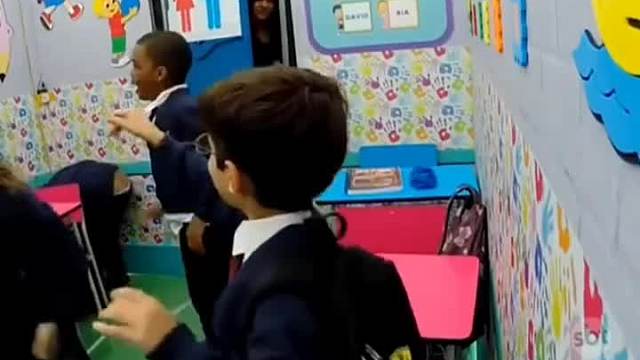 老外笑到追星狂热退