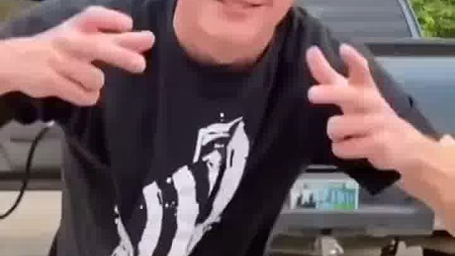 逗！笑到消化系统开启 “疯狂搅拌”