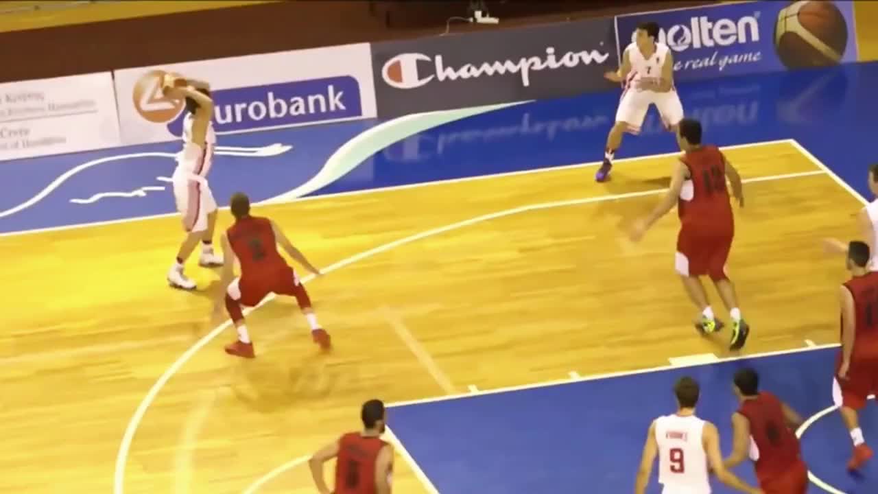 快船首发唯一短板？坐拥豪宅美人，祖巴茨堪称人生赢家