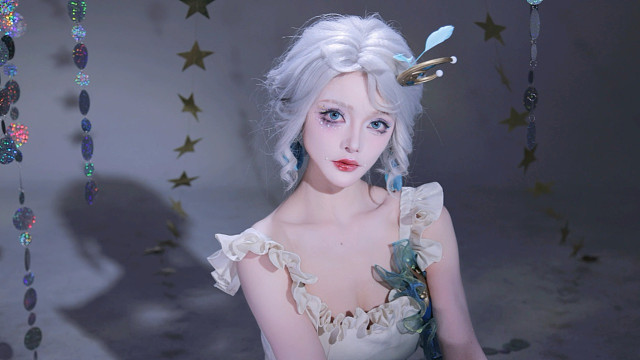 你听，月光碎在八音盒的齿轮里了【舞女cos