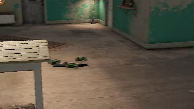 今天在商场遇到一帅哥，帅的不要不要的，就连我一男的都忍不住盯着他看，他也看着我，我寻思交个朋友，厚着