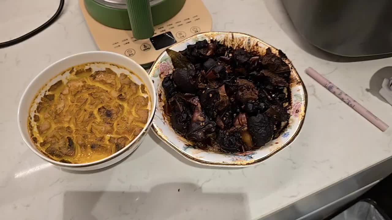 突击检查一下女主播家的冰箱，这菜得放了有一个月了吧！