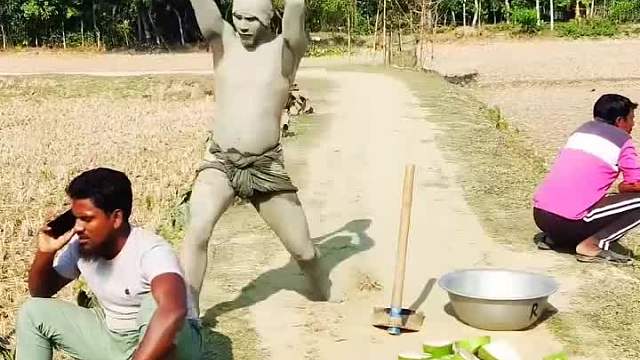 阿三怪举笑到魄散