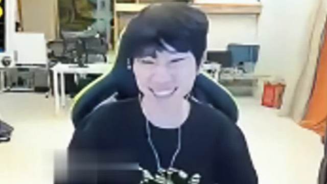 doinb：跟小天对线压力很大 没法加他好友