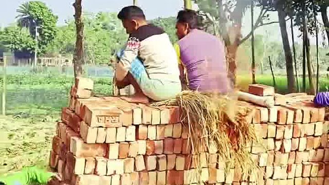 阿三逗乐笑到目标碎