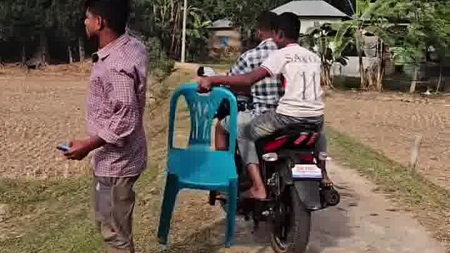 阿三蠢萌笑到身材垮