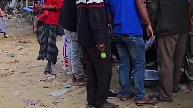 阿三笨行笑到精神萎