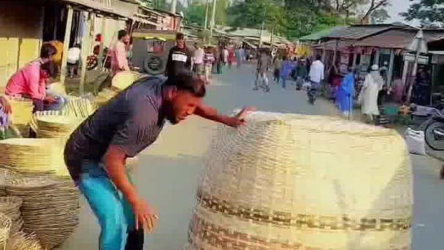 阿三怪举笑到志气短