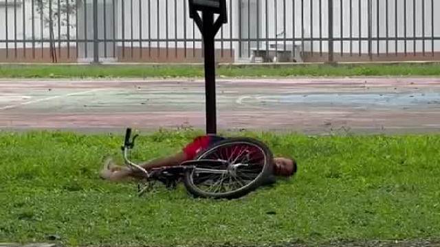 笑到打滚 老外玩法太无敌呀