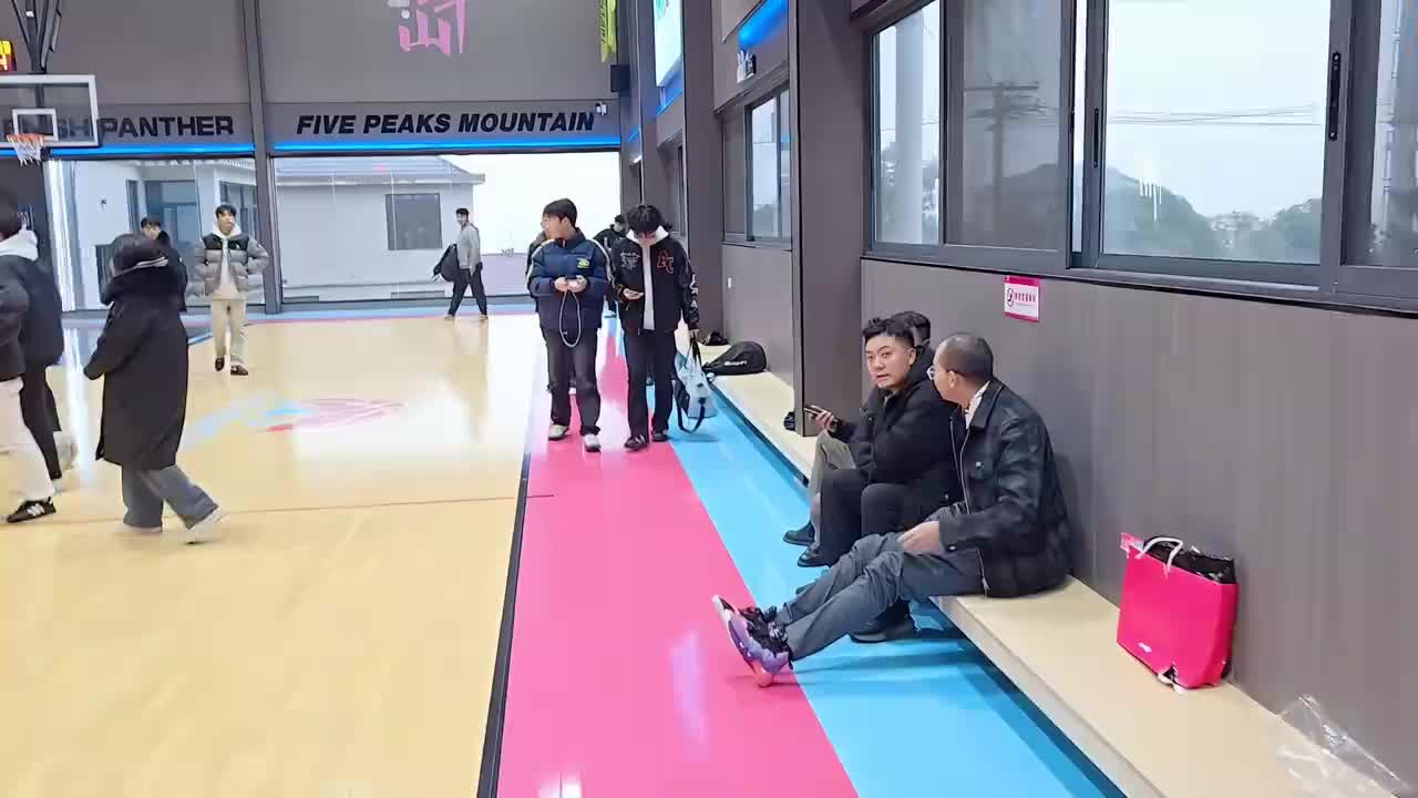 【集梦会长】开年就在恩施遇到考验，球场在山上而且还下雨！