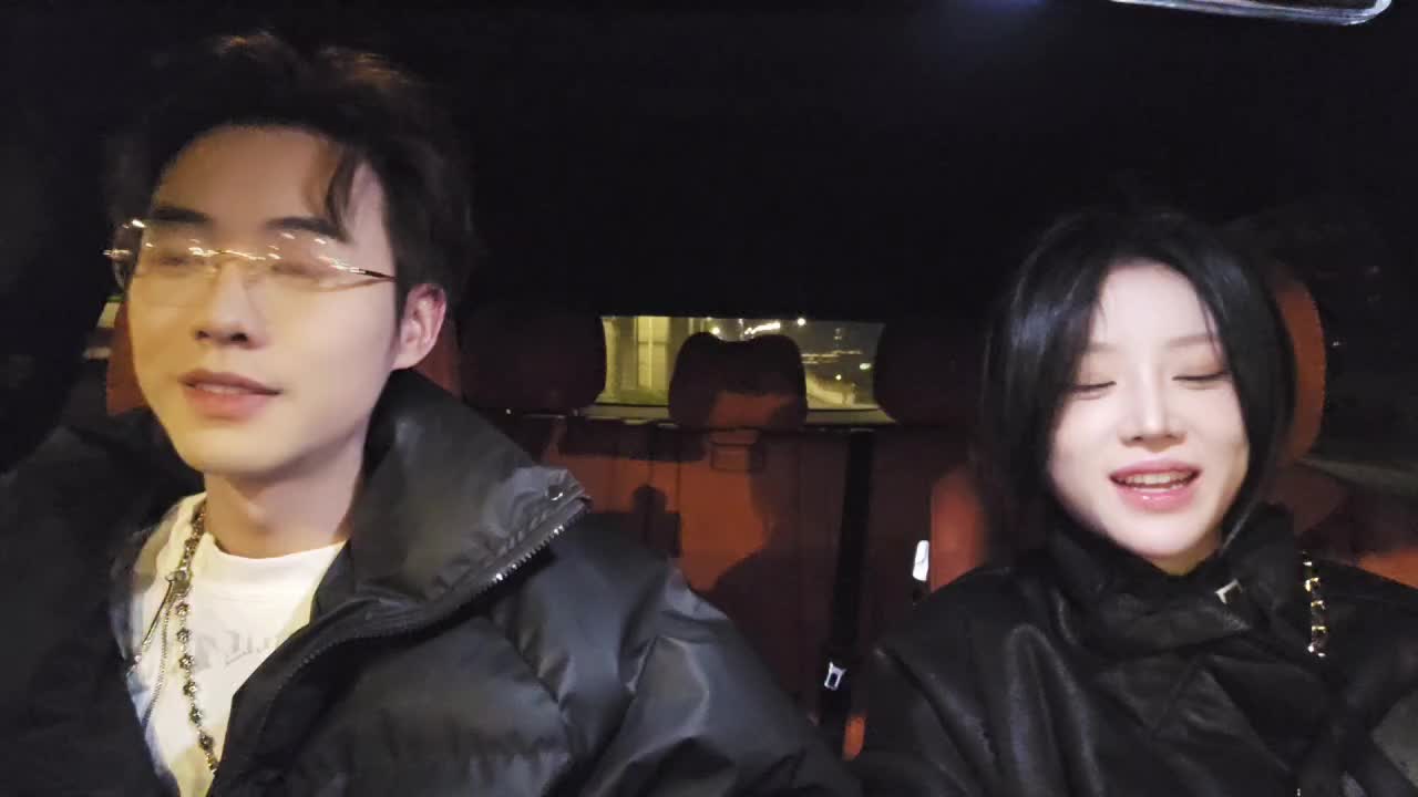 【子圣-798】小小怪的妈妈特别喜欢小天九？天天看他直播