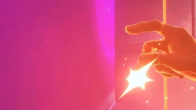 这个笑容让我想起来了，那天起飞的场景