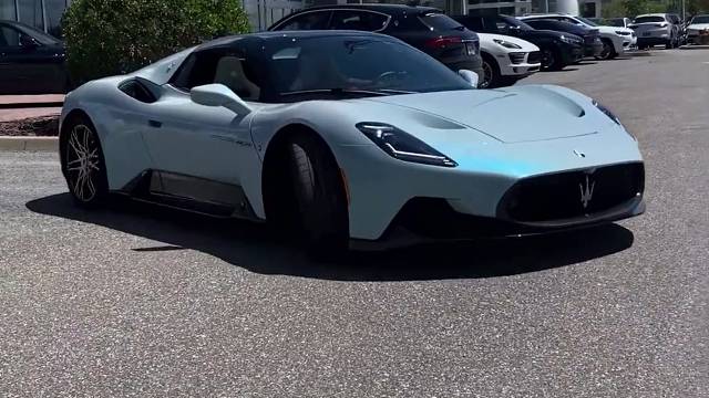 让你身边的小富婆给你安排