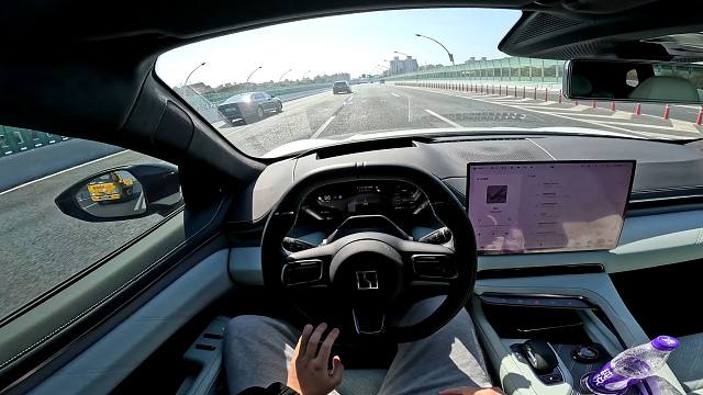 第一视角 一起来感受下25款极氪001最新的无图NZP高阶智能驾驶 进步很大 城区智驾还有提升的空间