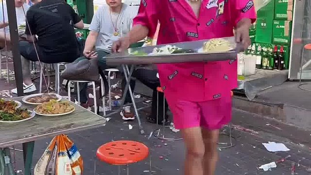 东北街头小菜馆物价到底有多低 100块钱十盘菜