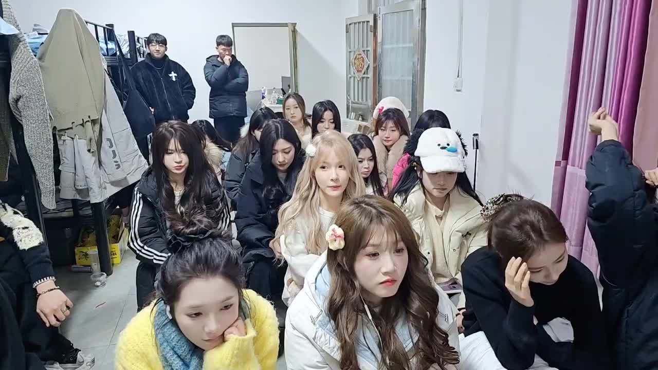 给主播布置的任务第二天完成不好，这件事我要开会强调一下!