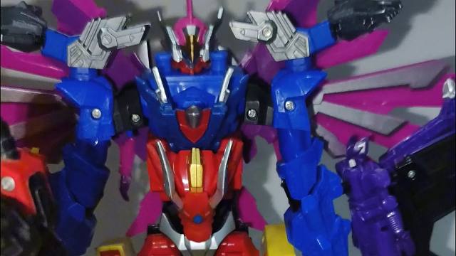 花了1000块买的超兽武装七合体怎么样？亏得裤衩子都没了！