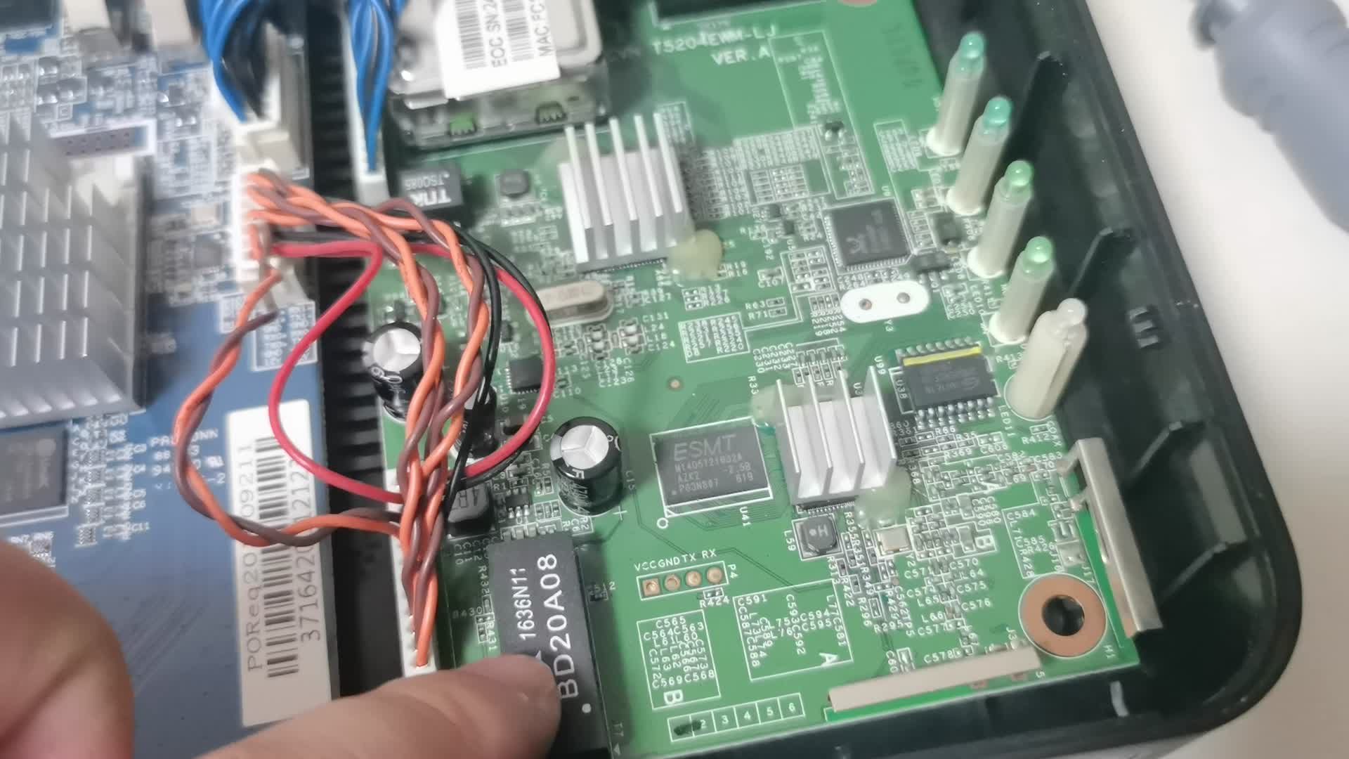 35包邮的上海龙晶东方有线机顶盒开箱拆解（兆芯ZX2000）