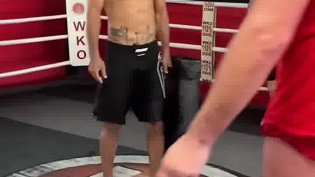 真不知道自己是谁了（敢跟冠军较量）