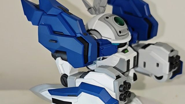 情人节收到一个能天使配色的菠萝战宝模型