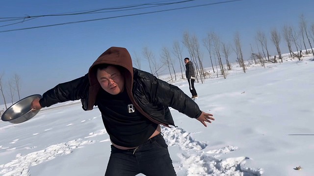 东北零下20泼水成冰