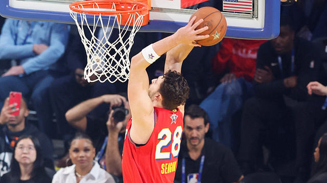 现场视角看申京NBA全明星正赛空切暴扣​​​