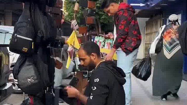 老外搞怪，笑到五官都错位啦