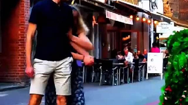 老外搞怪，笑到头晕笑到笑到迷糊哟