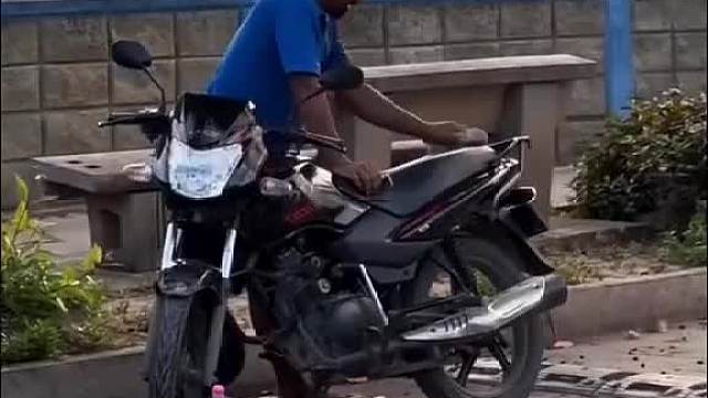 老外恶搞，太好笑笑到笑出眼泪咯