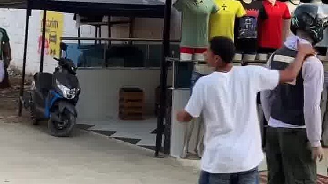 发现老外搞怪新招啦