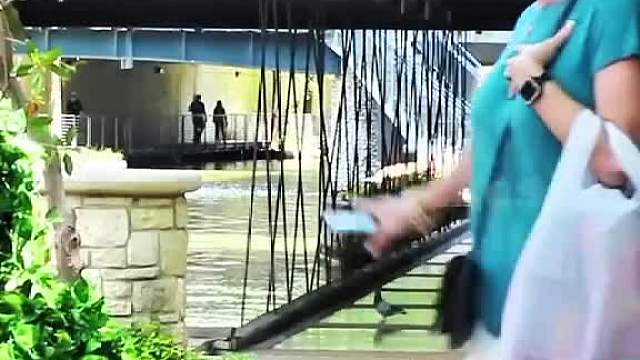 老外玩闹，超搞笑哇呀