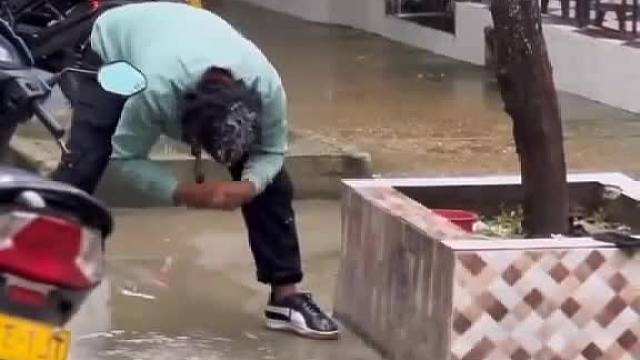 老外玩闹，超搞笑笑到抽搐